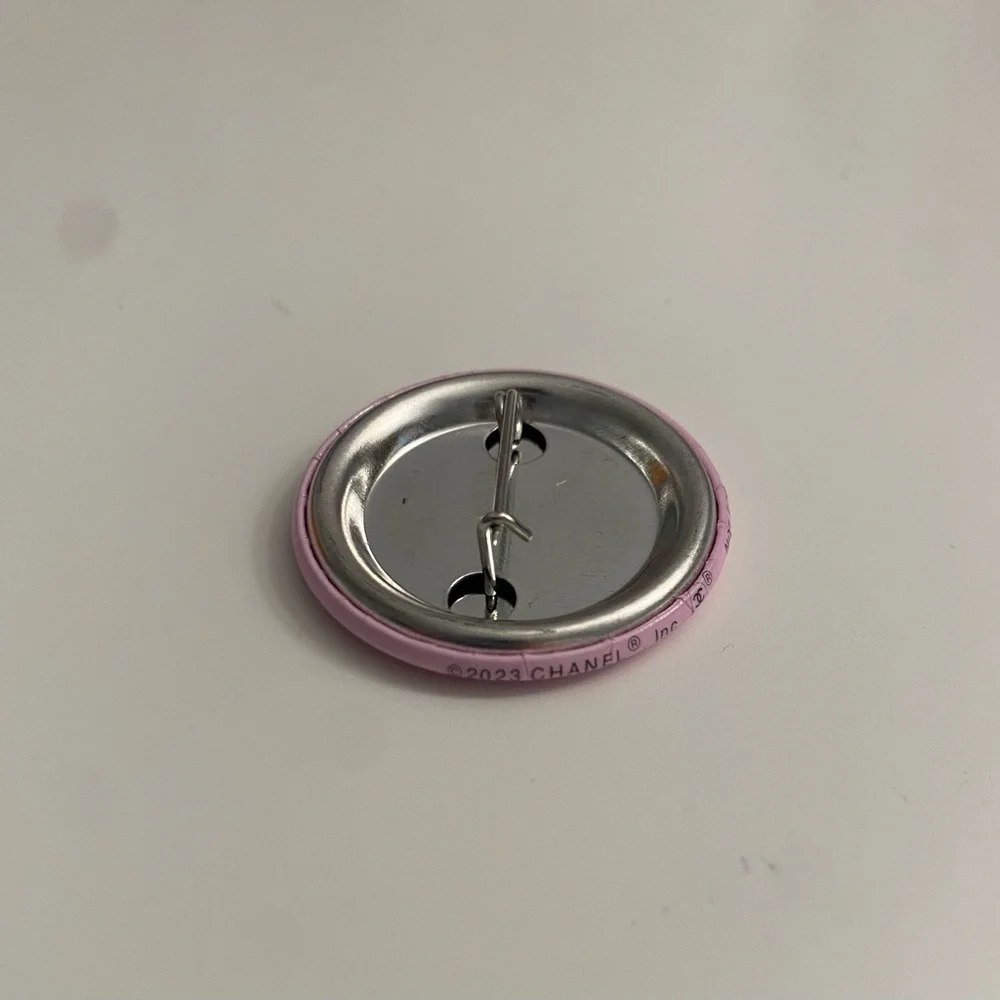 Chanel Lucky Chance Diner Pop-Up Pin - Picture 3 of 3